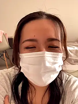 Snapshot of NATSUMI00 chatting on October 17, 2025, 5:44 am NATSUMI00 online show from October 17, 2025, 5:44 am