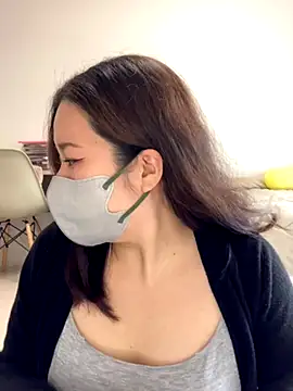 Snapshot of NATSUMI00 chatting on November 4, 2025, 5:33 am NATSUMI00 online show from November 4, 2025, 5:33 am