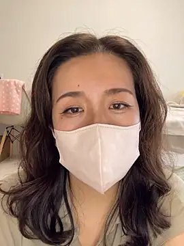 Snapshot of NATSUMI00 chatting on October 4, 2025, 5:20 am NATSUMI00 online show from October 4, 2025, 5:20 am