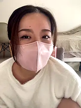 Snapshot of NATSUMI00 chatting on December 14, 2025, 3:35 am NATSUMI00 online show from December 14, 2025, 3:35 am