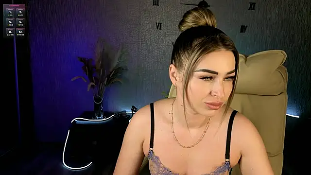 Snapshot of NikkiiStill chatting on November 23, 2025, 3:16 am NikkiiStill online show from November 23, 2025, 3:16 am