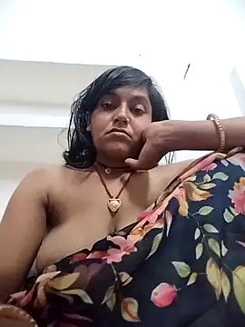 Snapshot of Sonam_shinde chatting on April 15, 2026, 7:58 pm Sonam shinde online show from April 15, 2026, 7:58 pm