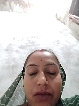 Snapshot of Sonam_shinde chatting on November 5, 2025, 10:02 pm Sonam shinde online show from November 5, 2025, 10:02 pm