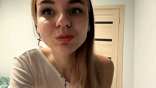 Snapshot of Denni_Spilber chatting on September 22, 2025, 4:46 pm Denni Spilber online show from September 22, 2025, 4:46 pm