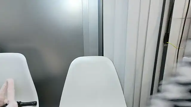 Ema-- online show from November 29, 2025, 10:04 am