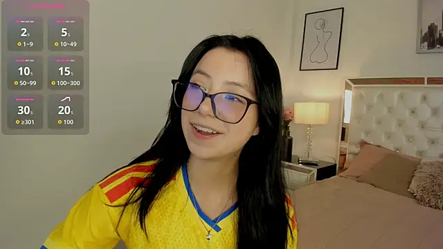 Snapshot of Zoe_Xra chatting on June 23, 2026, 8:29 pm Zoe Xra online show from June 23, 2026, 8:29 pm