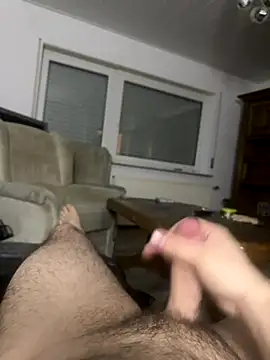 Snapshot of flamur_albania chatting on December 5, 2025, 5:28 am flamur albania online show from December 5, 2025, 5:28 am