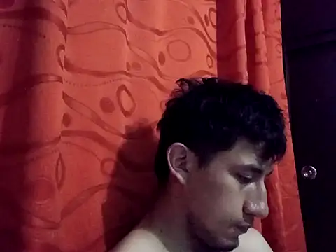 Snapshot of True_Di chatting on September 18, 2025, 12:57 am True Di online show from September 18, 2025, 12:57 am