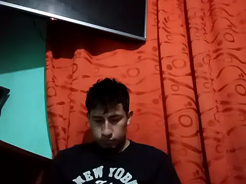 Snapshot of True_Di chatting on September 26, 2025, 1:01 am True Di online show from September 26, 2025, 1:01 am