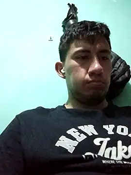 Snapshot of True_Di chatting on September 10, 2025, 2:21 am True Di online show from September 10, 2025, 2:21 am