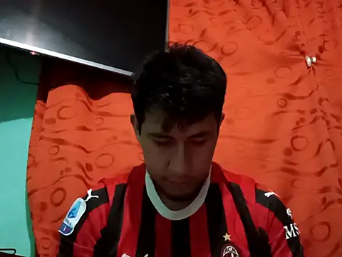 Snapshot of True_Di chatting on October 5, 2025, 2:24 am True Di online show from October 5, 2025, 2:24 am