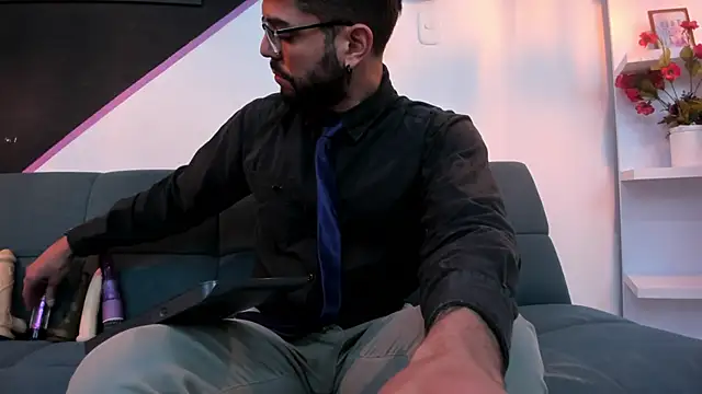 DanteWinter online show from September 19, 2025, 3:21 am