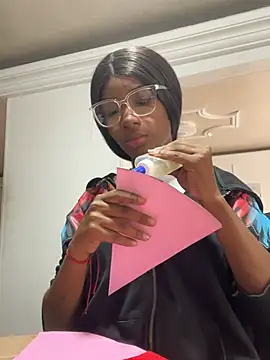 Snapshot of MarianRosse chatting on January 11, 2026, 4:25 pm MarianRosse online show from January 11, 2026, 4:25 pm