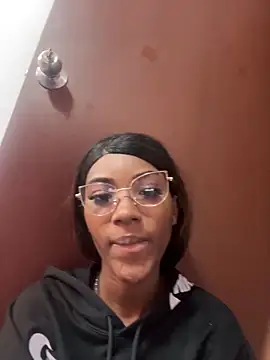 Snapshot of MarianRosse chatting on December 20, 2025, 8:12 pm MarianRosse online show from December 20, 2025, 8:12 pm