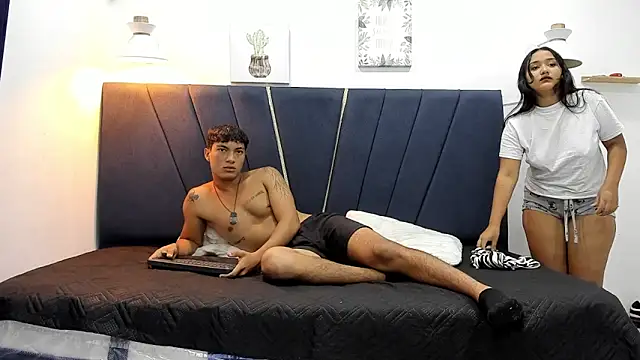 Snapshot of jhos_cum23 chatting on January 11, 2026, 4:08 am jhos cum23 online show from January 11, 2026, 4:08 am