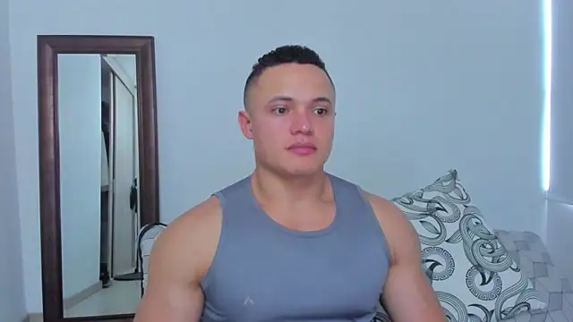 Snapshot of KingLevi01 chatting on April 9, 2026, 10:16 pm KingLevi01 online show from April 9, 2026, 10:16 pm