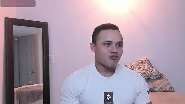 KingLevi01 online show from September 17, 2025, 9:39 pm