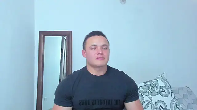 Snapshot of KingLevi01 chatting on March 13, 2026, 10:59 pm KingLevi01 online show from March 13, 2026, 10:59 pm