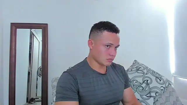 Snapshot of KingLevi01 chatting on June 5, 2026, 5:29 pm KingLevi01 online show from June 5, 2026, 5:29 pm
