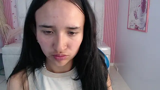 Snapshot of bella_vibess_s chatting on November 21, 2025, 8:08 pm bella vibess s online show from November 21, 2025, 8:08 pm