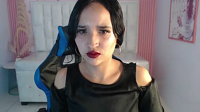 Snapshot of bella_vibess_s chatting on September 22, 2025, 8:15 pm bella vibess s online show from September 22, 2025, 8:15 pm