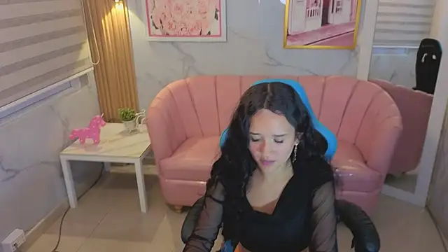 Snapshot of bella_vibess_s chatting on July 16, 2026, 2:41 am bella vibess s online show from July 16, 2026, 2:41 am