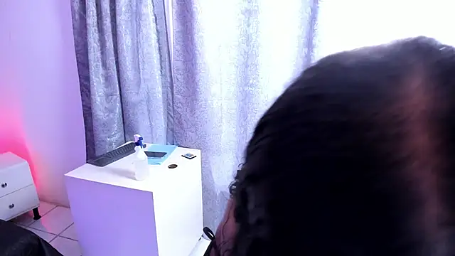 Ambeer fox  online show from November 26, 2025, 8:09 pm