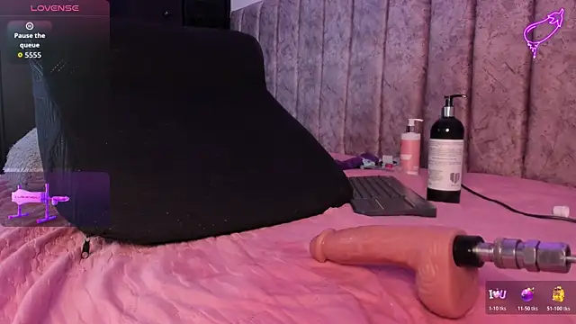 Snapshot of Ambeer_fox_ chatting on March 21, 2026, 1:18 am Ambeer fox online show from March 21, 2026, 1:18 am