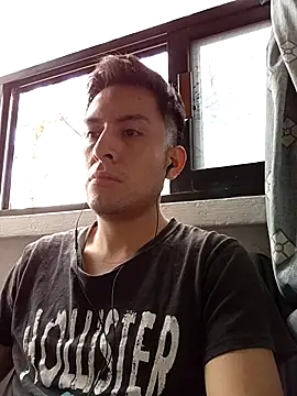 aczinovelez342 online show from October 15, 2025, 7:44 pm