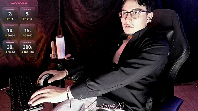 Snapshot of Roobin420 chatting on July 1, 2026, 9:15 pm Roobin420 online show from July 1, 2026, 9:15 pm