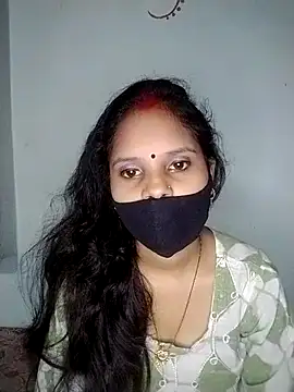 Komal-Rajput online show from November 3, 2025, 1:26 pm