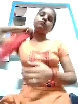 Snapshot of Komal-Rajput chatting on September 17, 2025, 5:37 pm Komal-Rajput online show from September 17, 2025, 5:37 pm