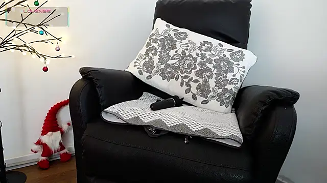 GingerAleMILF online show from January 18, 2026, 1:03 pm