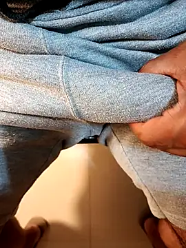 Snapshot of Gallo001 chatting on November 19, 2025, 10:26 am Gallo001 online show from November 19, 2025, 10:26 am