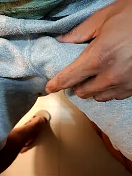 Snapshot of Gallo001 chatting on November 22, 2025, 11:31 am Gallo001 online show from November 22, 2025, 11:31 am