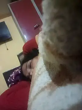 Hot-kal93 online show from December 17, 2025, 9:42 pm