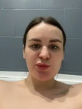 Risky-Flower online show from February 5, 2026, 3:30 pm