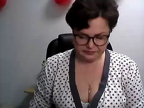 EllaLove2277 online show from February 18, 2026, 6:33 am