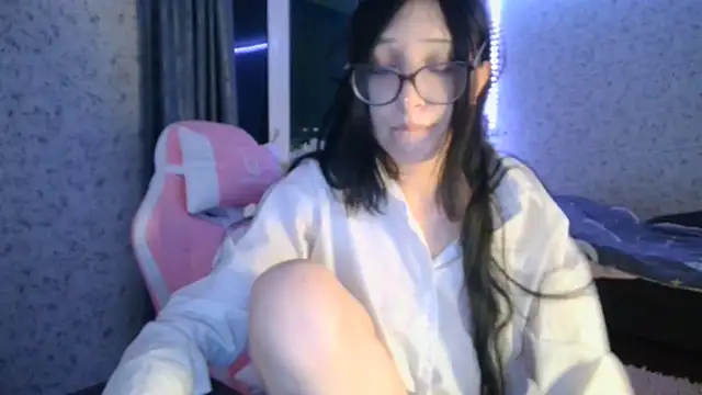 KeicyKlark online show from October 10, 2025, 6:09 pm