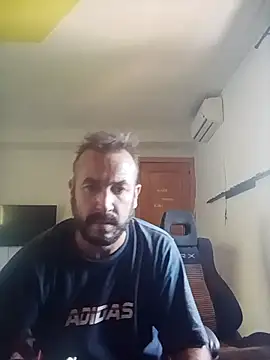 Snapshot of locoooo1313 chatting on September 30, 2025, 10:32 am locoooo1313 online show from September 30, 2025, 10:32 am