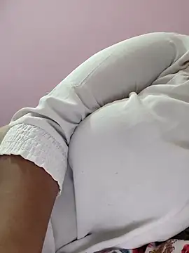 Snapshot of bitch-horny chatting on September 20, 2025, 2:44 pm bitch-horny online show from September 20, 2025, 2:44 pm