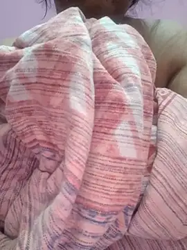 Snapshot of bitch-horny chatting on September 25, 2025, 5:19 pm bitch-horny online show from September 25, 2025, 5:19 pm