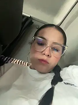 amberbakee online show from November 11, 2025, 1:28 pm