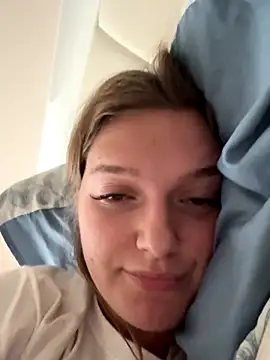 Bellatrisssaa online show from September 12, 2025, 7:08 am