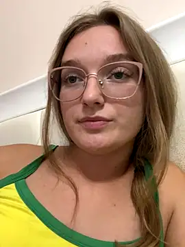 Bellatrisssaa online show from September 22, 2025, 4:24 pm