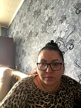 Snapshot of Vilvet777 chatting on October 21, 2025, 6:35 am Vilvet777 online show from October 21, 2025, 6:35 am