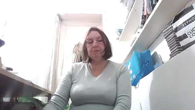Snapshot of AnnaLive570 chatting on April 14, 2026, 11:48 am AnnaLive570 online show from April 14, 2026, 11:48 am