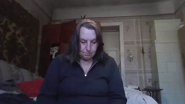 AnnaLive570 online show from November 3, 2025, 2:20 pm