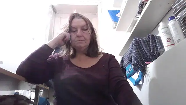 Snapshot of AnnaLive570 chatting on February 1, 2026, 6:11 am AnnaLive570 online show from February 1, 2026, 6:11 am