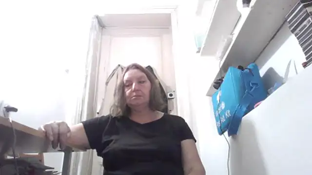 Snapshot of AnnaLive570 chatting on May 18, 2026, 11:04 am AnnaLive570 online show from May 18, 2026, 11:04 am